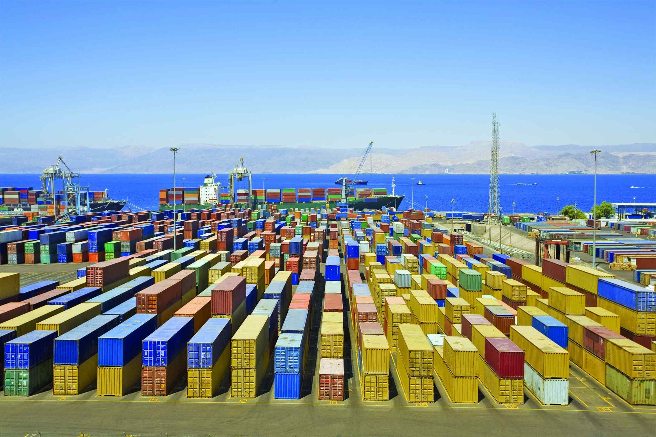 https://premier-courrier.eu/wp-content/uploads/2015/09/Harbor-warehouse.jpg